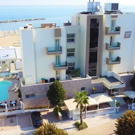 Hotel Caesar Paladium Rimini Extérieur photo