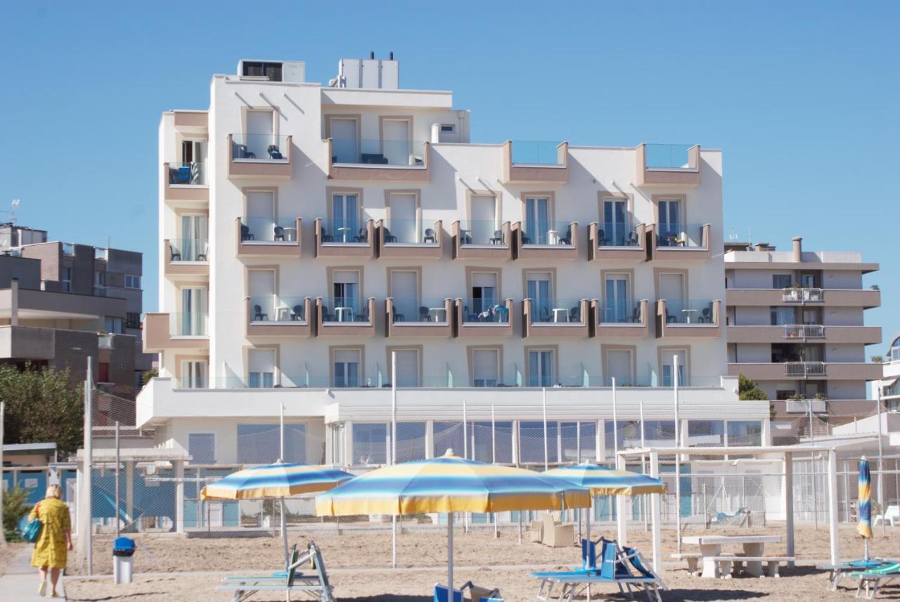 Hotel Caesar Paladium Rimini Extérieur photo