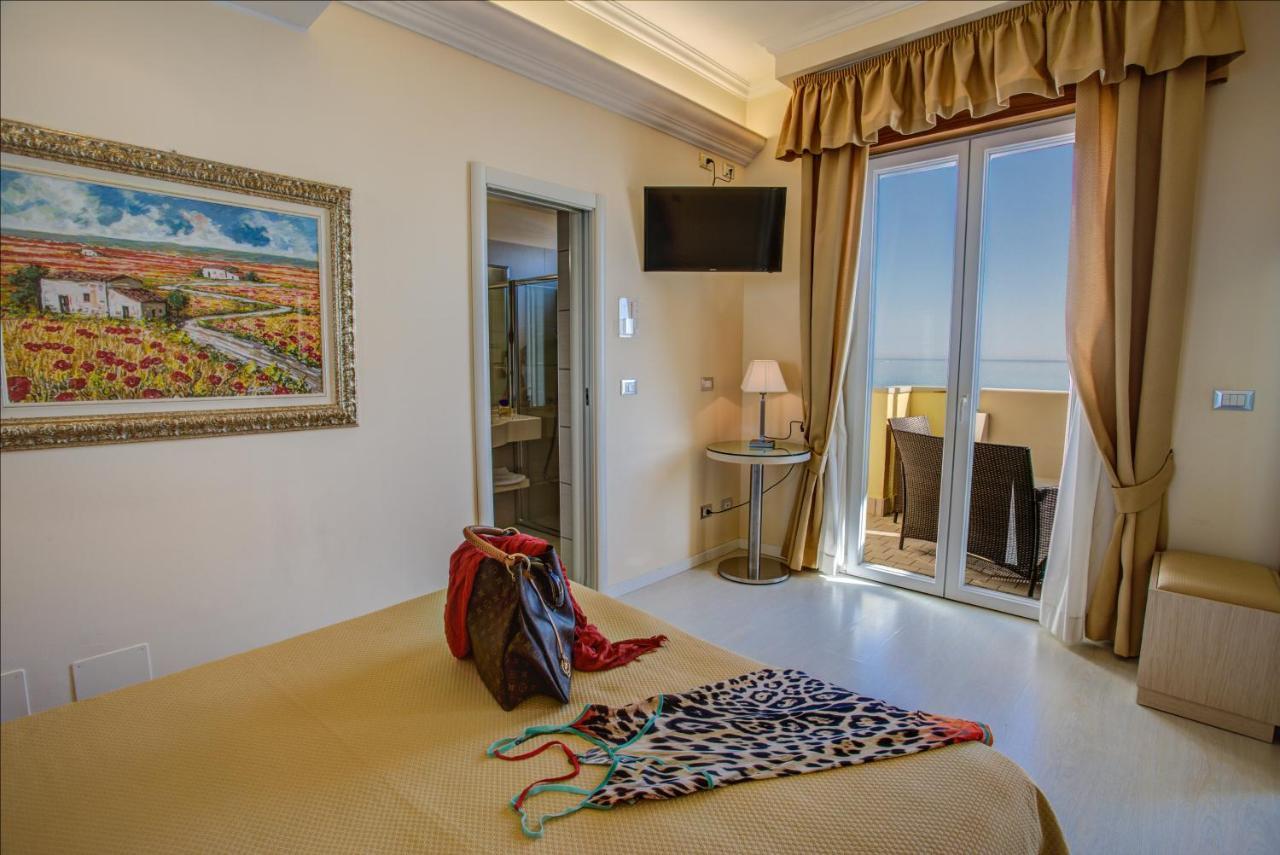 Hotel Caesar Paladium Rimini Chambre photo