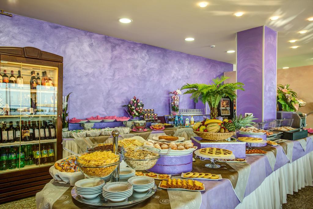 Hotel Caesar Paladium Rimini Extérieur photo