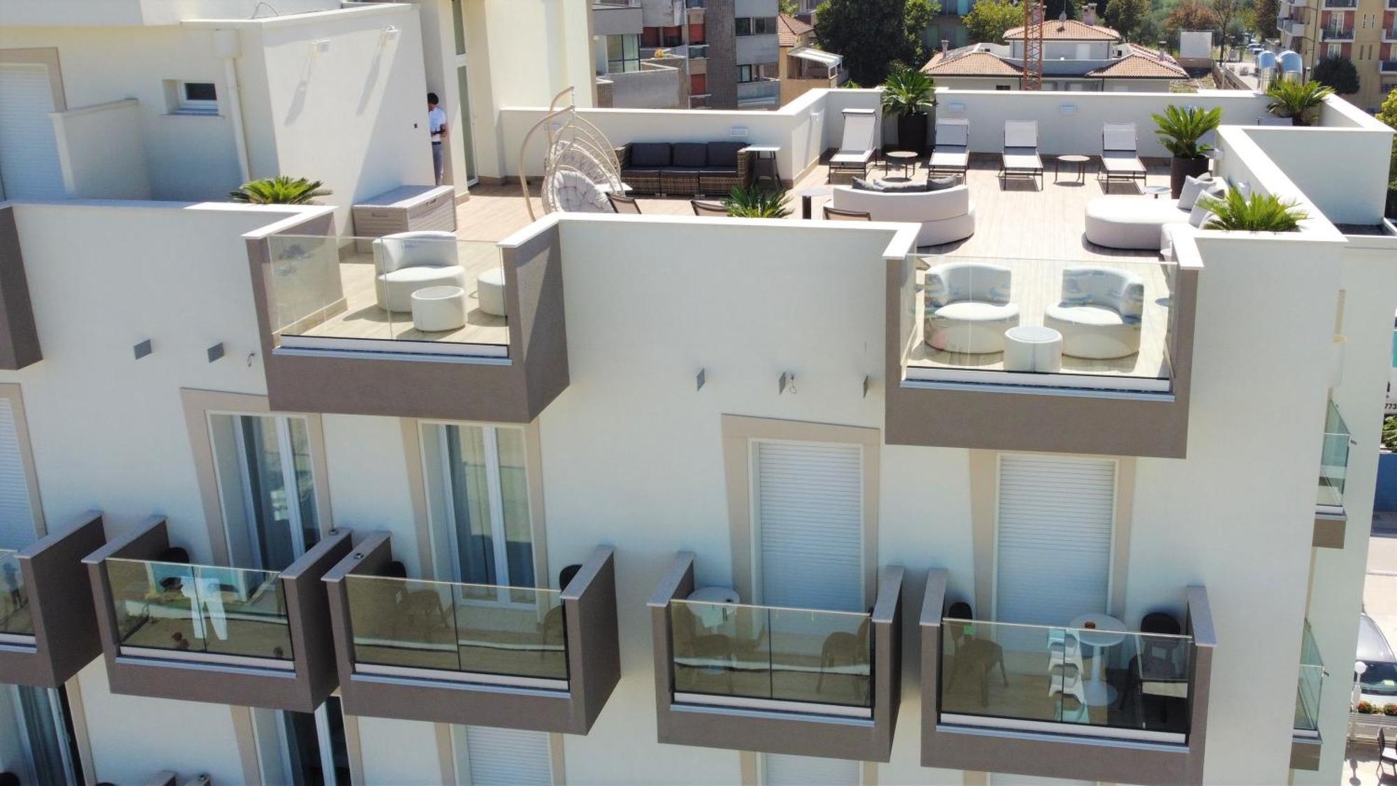 Hotel Caesar Paladium Rimini Extérieur photo