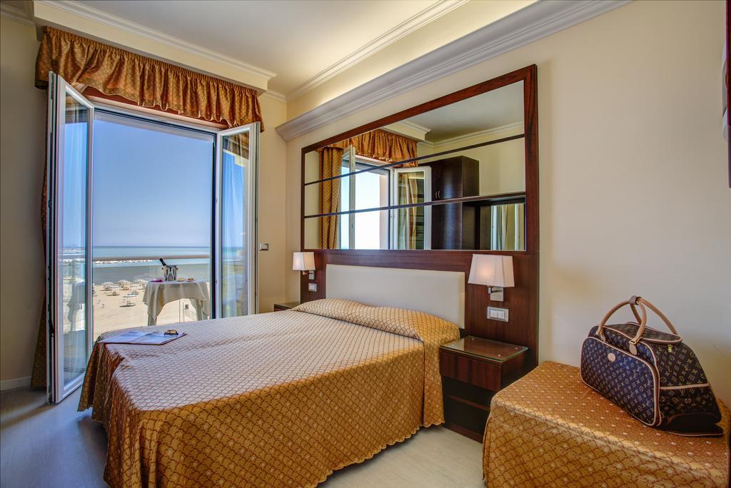 Hotel Caesar Paladium Rimini Chambre photo