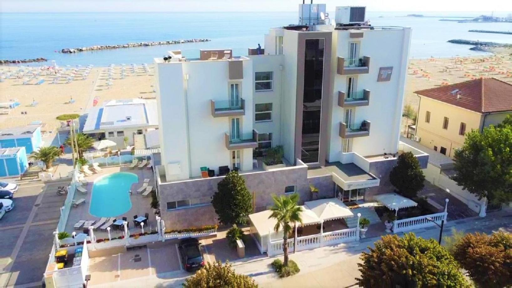 Hotel Caesar Paladium Rimini Extérieur photo