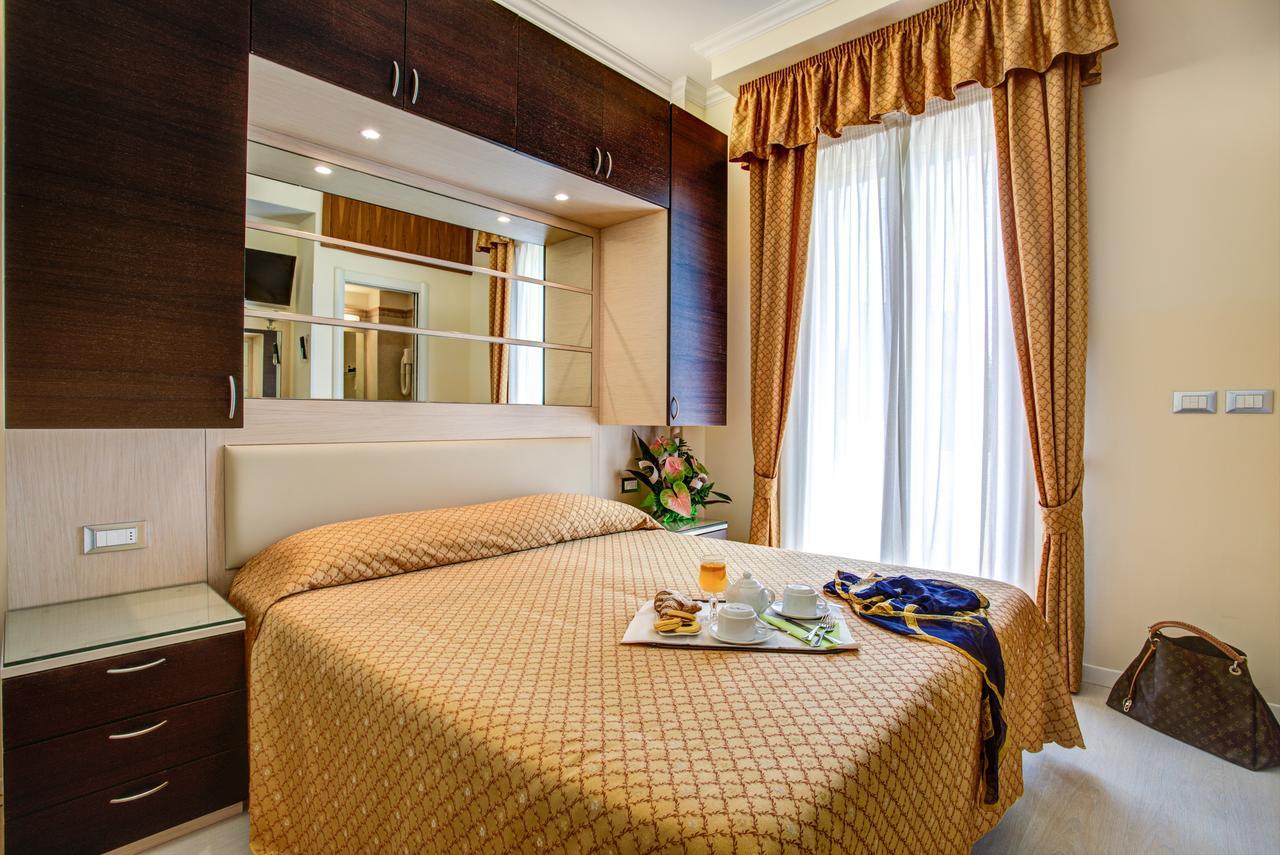 Hotel Caesar Paladium Rimini Extérieur photo